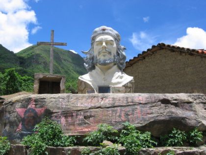 the-che-guevara-statue-at-the-site-of-his-death-in-bolivia